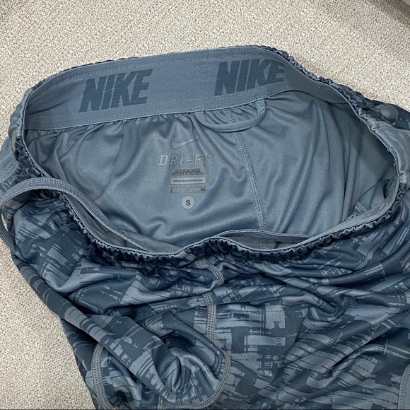 Bottom dollar mark down Men’s Nike shorts dry fit size small - Picture 5 of 5